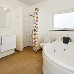 Four-bedroom With A Hot Tub 02