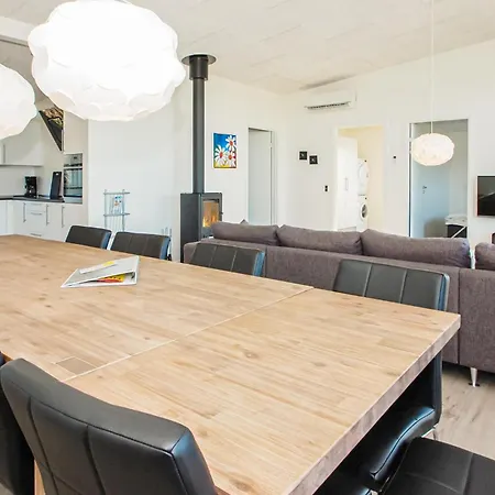 Σπίτι διακοπών Four-bedroom Haderslev With A Hot Tub 02