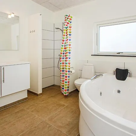 Four-bedroom Haderslev With A Hot Tub 02