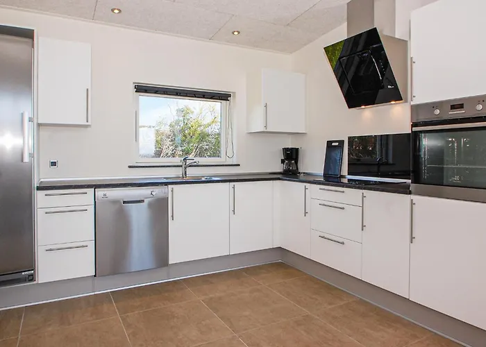 Four-bedroom With A Hot Tub 02 Holiday home