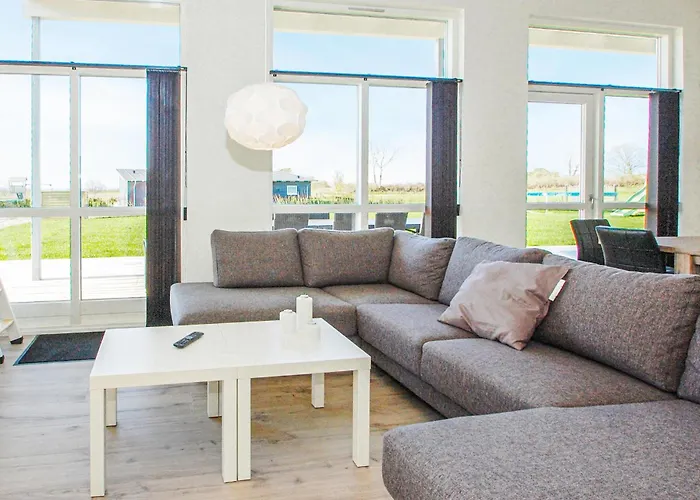 Four-bedroom With A Hot Tub 02 Haderslev