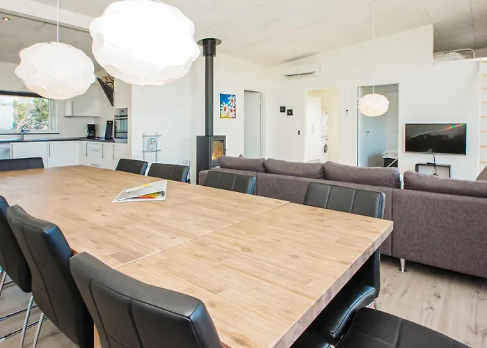 Holiday home Four-bedroom With A Hot Tub 02