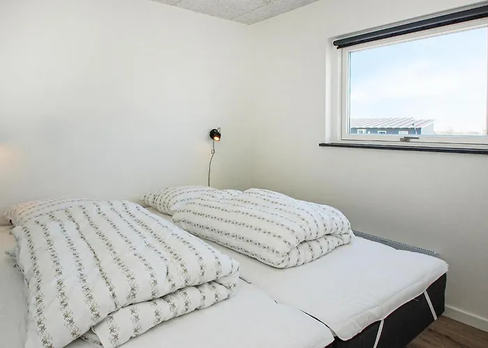 Four-bedroom With A Hot Tub 02 Holiday home *