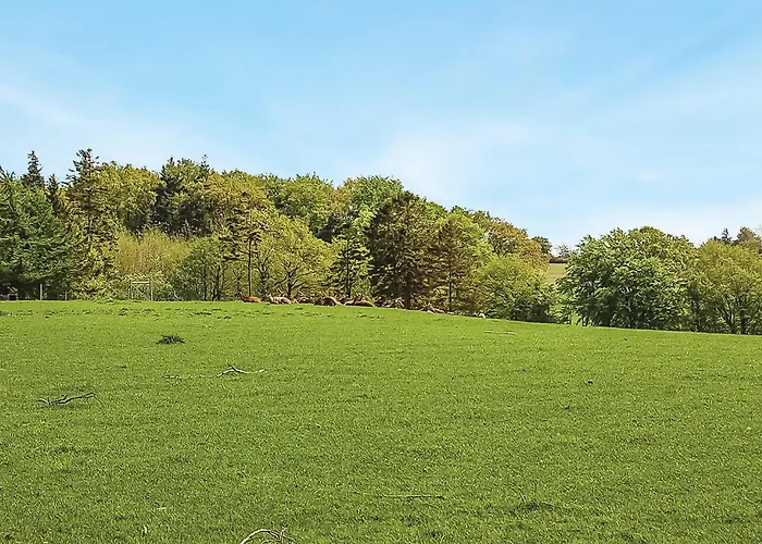 Holiday home Four-bedroom With A Hot Tub 02